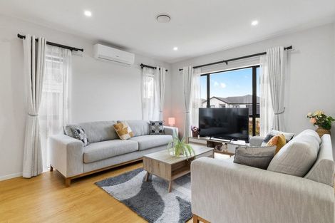 Photo of property in 14 Earlywood Road, Takanini, 2110