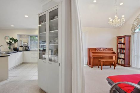 Photo of property in 8 Yarlside Place, Northpark, Auckland, 2013