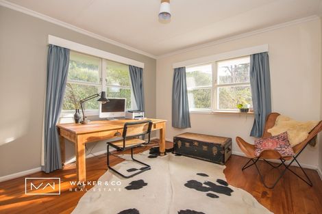Photo of property in 97 Pinehaven Road, Pinehaven, Upper Hutt, 5019