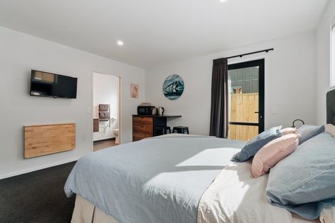 Photo of property in 20 Fallow Street, Jacks Point, 9371