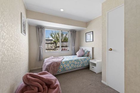 Photo of property in 196 Lakeside Drive, Orewa, 0931