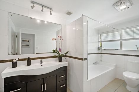 Photo of property in 26 Fratley Avenue, Farm Cove, Auckland, 2012