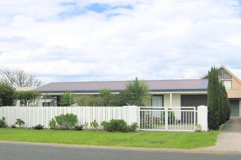 Photo of property in 122a Barbara Avenue, Whangamata, 3620