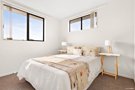 Photo of property in 33 Cityview Place, Massey, Auckland, 0614