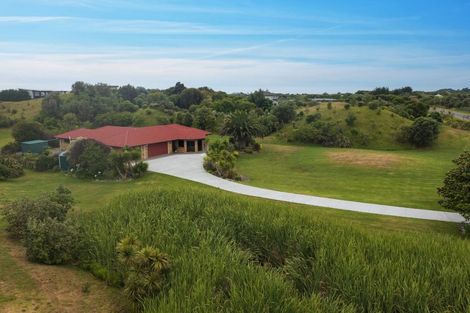 Photo of property in 47 Rutherford Drive, Waikanae Beach, Waikanae, 5036