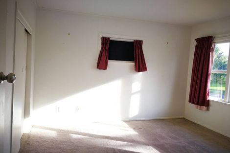 Photo of property in 100 Gossamer Drive, Pakuranga Heights, Auckland, 2010