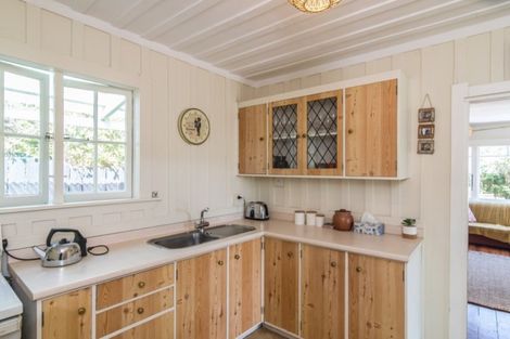 Photo of property in 2 Hemara Street, Waikanae Beach, Waikanae, 5036