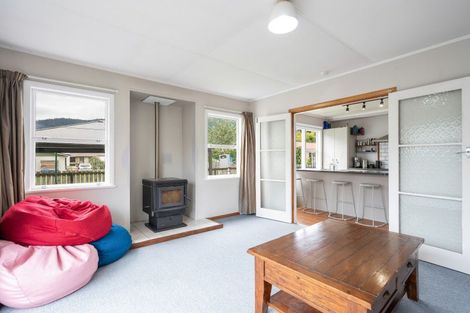 Photo of property in 121 Fairfax Street, Murchison, 7007