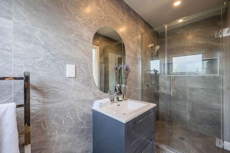 Photo of property in 1/11 Corunna Road, Milford, Auckland, 0620