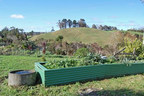 Photo of property in 126 Oneriri Road, Kaiwaka, 0573