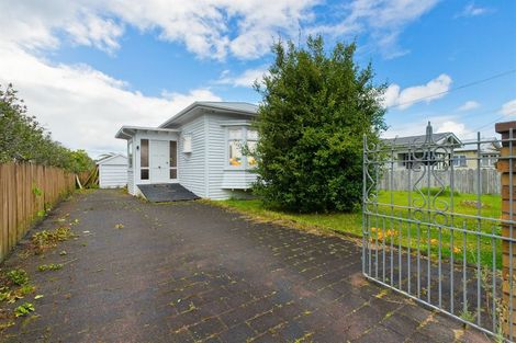 Photo of property in 17 Walmer Road, Point Chevalier, Auckland, 1022