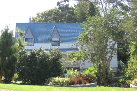 Photo of property in 13 Westbourne Road, Murrays Bay, Auckland, 0630