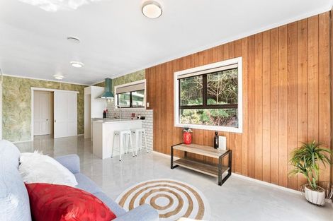 Photo of property in 65 Annett Road, Kumeu, 0891