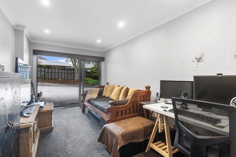 Photo of property in 2/15 Walter Street, Hauraki, Auckland, 0622
