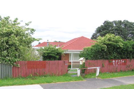 Photo of property in 12 Archibald Road, Kelston, Auckland, 0602