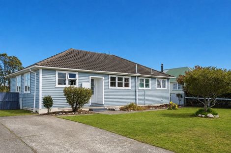 Photo of property in 4 Colvin Street, Westport, 7825