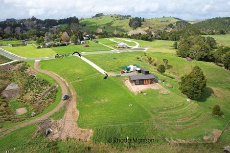 Photo of property in 12 Arahanga Road, Paparoa, 0571