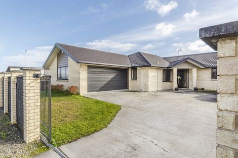 Photo of property in 23 Geneva Terrace, Kelvin Grove, Palmerston North, 4414