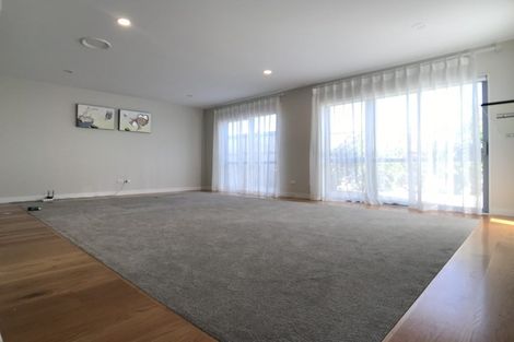 Photo of property in 103 Medallion Drive, Oteha, Auckland, 0632