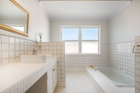 Photo of property in 1/3 Brown Street, Hauraki, Auckland, 0622