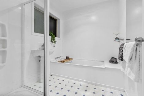 Photo of property in 75 Sartors Avenue, Browns Bay, Auckland, 0630