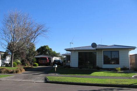 Photo of property in 5 Essex Place, Milson, Palmerston North, 4414