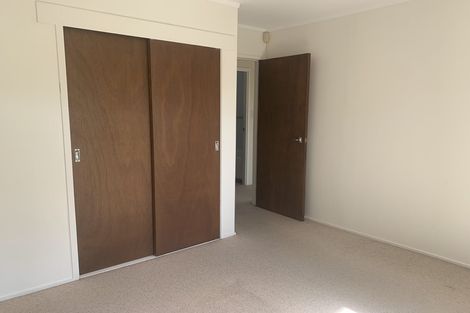 Photo of property in 1/4 Mahuta Grove, Northcote, Auckland, 0627