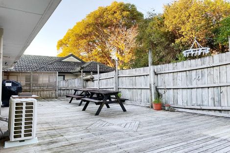 Photo of property in 43 Blease Street, New Lynn, Auckland, 0600