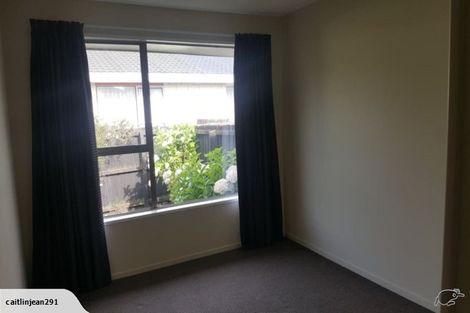 Photo of property in 19b Chipping Lane, Redwood, Christchurch, 8051