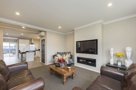 Photo of property in 5 Wood Street, Takaro, Palmerston North, 4410
