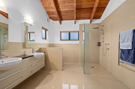 Photo of property in 32 Seacrest Drive, West Harbour, Auckland, 0618