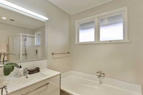 Photo of property in 221 Tudor Avenue, Mayfair, Hastings, 4122