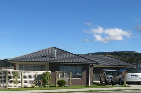 Photo of property in 96 Kirton Drive, Riverstone Terraces, Upper Hutt, 5018