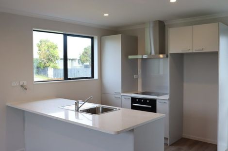 Photo of property in 9 Forbury Place, Mangere, Auckland, 2022