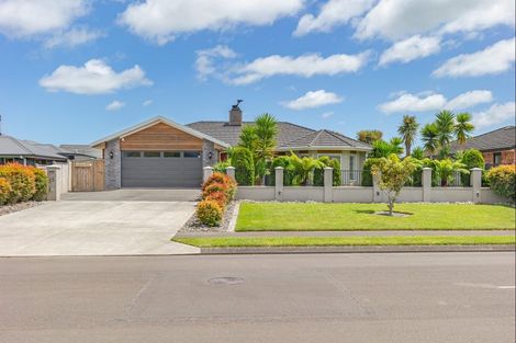 Photo of property in 15 Okarito Avenue, Levin, 5510