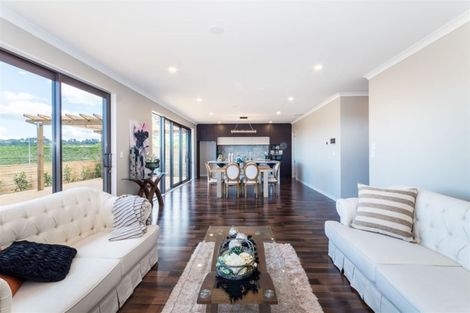 Photo of property in 17 Tawatawa Street, Long Bay, Auckland, 0630