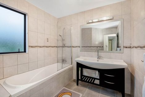 Photo of property in 21 Mahoney Drive, Albany, Auckland, 0632