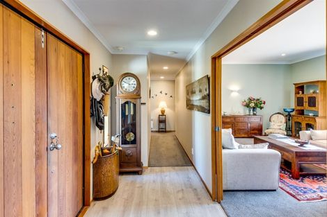 Photo of property in 44 Reynolds Road, Havelock North, 4130