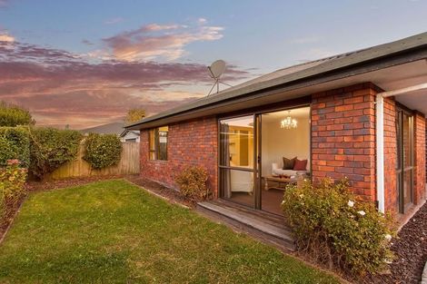 Photo of property in 1/18 Winters Road, Redwood, Christchurch, 8051