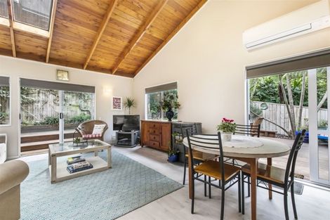 Photo of property in 2/52 Fowler Street, Northcote, Auckland, 0627