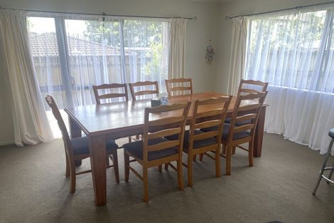 Photo of property in 5 William Woods Court, Flat Bush, Auckland, 2016
