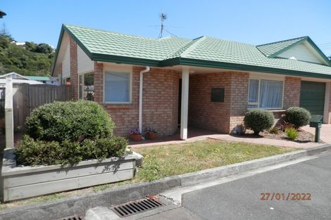 Photo of property in Miramar Villas, 12/6 Brussels Street, Miramar, Wellington, 6022