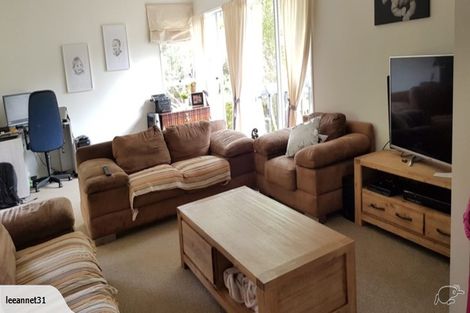 Photo of property in 15 Tallington Crescent, Torbay, Auckland, 0630