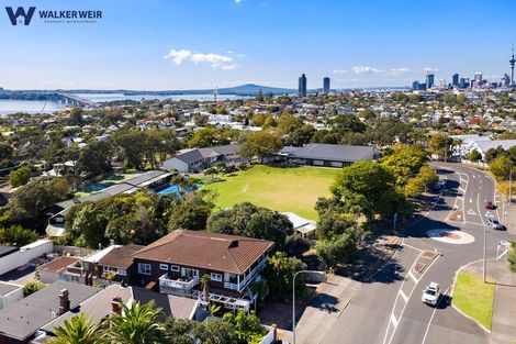 Photo of property in 213 Jervois Road, Herne Bay, Auckland, 1011