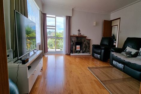 Photo of property in 44 Compton Street, Hillcrest, Auckland, 0627