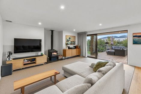 Photo of property in 11 Centre Crescent, Wanaka, 9305