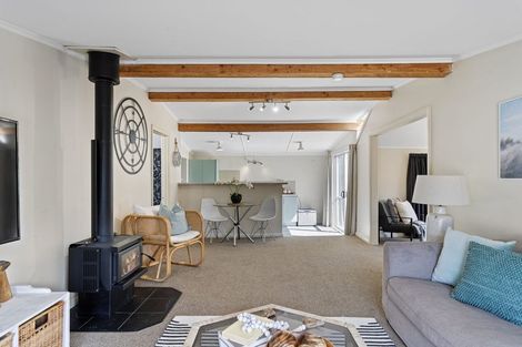 Photo of property in 55 Batten Grove, The Pines Beach, 7630