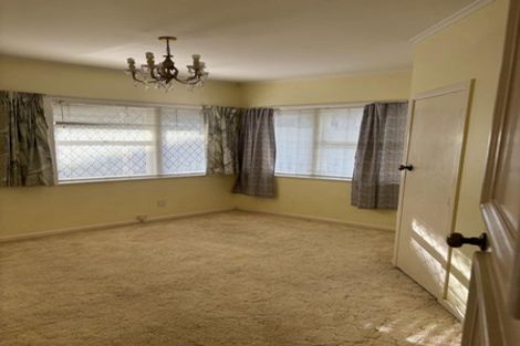 Photo of property in 465 Glenfield Road, Glenfield, Auckland, 0629