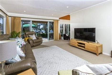 Photo of property in 1/71 Beresford Street, Bayswater, Auckland, 0622