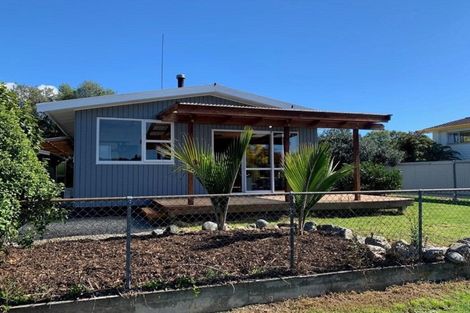 Photo of property in 5 Feary Crescent, Takaka, 7110